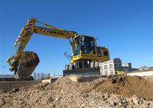 Gumikerekes kotrók Komatsu PW180-10