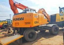 Gumikerekes kotrók Hyundai R 130 W