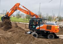 Gumikerekes kotrók Hitachi ZX220W-7