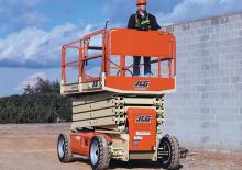 Gumikerekes ollós személyemelők JLG 4069LE