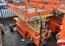 Gumikerekes ollós személyemelők Holland-Lift HL 11816