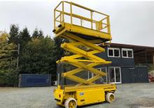 Gumikerekes ollós személyemelők Liftlux SL 83-10