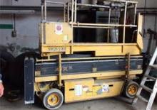 Gumikerekes ollós személyemelők Grove-Manlift SM 2633 BE