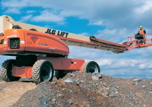 Gumikerekes töretőgémes munkaállványok JLG 1350SJP