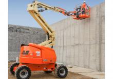 Gumikerekes töretőgémes munkaállványok JLG 450AJ