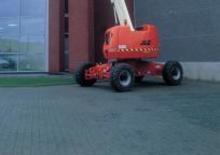 Gumikerekes töretőgémes munkaállványok JLG 510 AJ