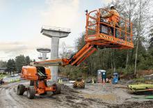 Gumikerekes töretőgémes munkaállványok JLG 670SJ