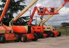 Gumikerekes töretőgémes munkaállványok JLG 800A