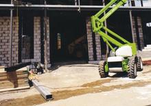 Gumikerekes töretőgémes munkaállványok Niftylift HR 15