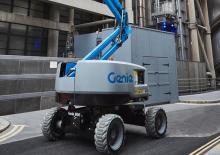 Gumikerekes töretőgémes munkaállványok Genie Z-45 FE
