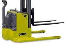 Gyalogkiséretű raklapemelák Clark CPSLS 15