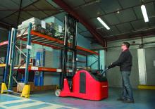 Gyalogkiséretű raklapemelák Manitou ES 713 GPF