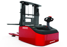 Gyalogkiséretű raklapemelák Manitou ES 820 LI