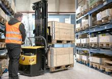 Gyalogkiséretű raklapemelák Caterpillar NSP16N3SR