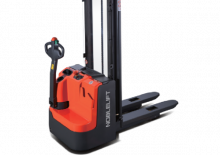 Gyalogkiséretű raklapemelák Noblelift PS16L