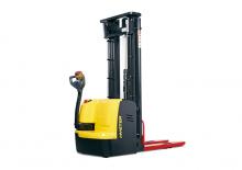 Gyalogkiséretű raklapemelák Hyster S1.5UT