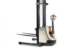 Gyalogkiséretű raklapemelák Crown ST 3000-25 TL-3912
