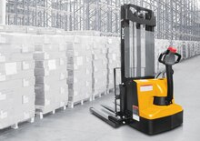 Gyalogkiséretű raklapemelák TCM STW12T-B