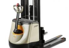 Gyalogkiséretű raklapemelák Crown SX 3000-40 TT-4899