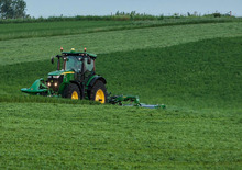 Hátra szerelhető kaszák - tárcsa és cond. John Deere R950R