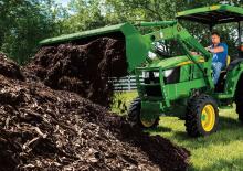 Homlokrakodók John Deere 400E