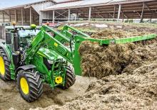 Homlokrakodók John Deere 663R