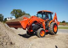 Homlokrakodók Kubota LA854
