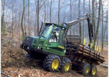 Kiközelítők John Deere 810 D