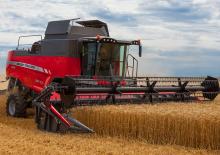 Kombájnok Massey Ferguson Beta 7370 PLI