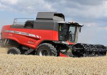 Kombájnok Massey Ferguson Beta 7370 PLI