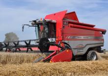 Kombájnok Massey Ferguson Centora 7282