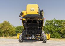 Kombájnok New Holland TC4.90 SCR