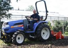 Kommuniális traktorok - elülső felfüggesztéssel Iseki 4335 AHL