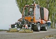 Kommuniális traktorok - elülső felfüggesztéssel Holder C 2.42