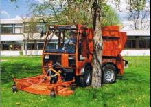 Kommuniális traktorok - elülső felfüggesztéssel Holder C 340 digital