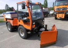 Kommuniális traktorok - elülső felfüggesztéssel Holder C 345