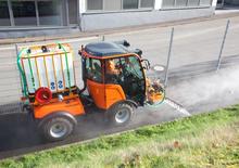Kommuniális traktorok - elülső felfüggesztéssel Holder C 350