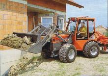 Kommuniális traktorok - elülső felfüggesztéssel Holder C 770