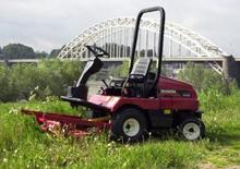 Kommuniális traktorok - elülső felfüggesztéssel Shibaura CM 214