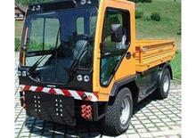 Kommuniális traktorok - elülső felfüggesztéssel Bertsche Ladog T 1550