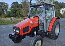 Kommuniális traktorok - elülső felfüggesztéssel Massey Ferguson MF 4315 (A)