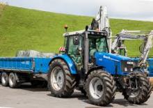 Kommuniális traktorok - elülső felfüggesztéssel Massey Ferguson MF 6460