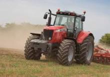 Kommuniális traktorok - elülső felfüggesztéssel Massey Ferguson MF 7475