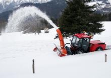 Kommuniális traktorok - elülső felfüggesztéssel Multihog MXC 100