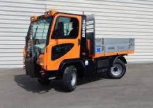 Kommuniális traktorok - elülső felfüggesztéssel Ladog T 1400