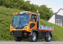Kommuniális traktorok - elülső felfüggesztéssel Ladog T 1700