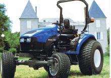 Kommuniális traktorok - elülső felfüggesztéssel New Holland TC 18 D