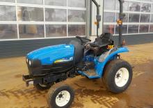 Kommuniális traktorok - elülső felfüggesztéssel New Holland TC 21 D