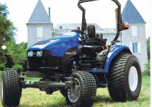 Kommuniális traktorok - elülső felfüggesztéssel New Holland TC 27 D