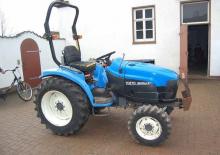 Kommuniális traktorok - elülső felfüggesztéssel New Holland TC 27 D